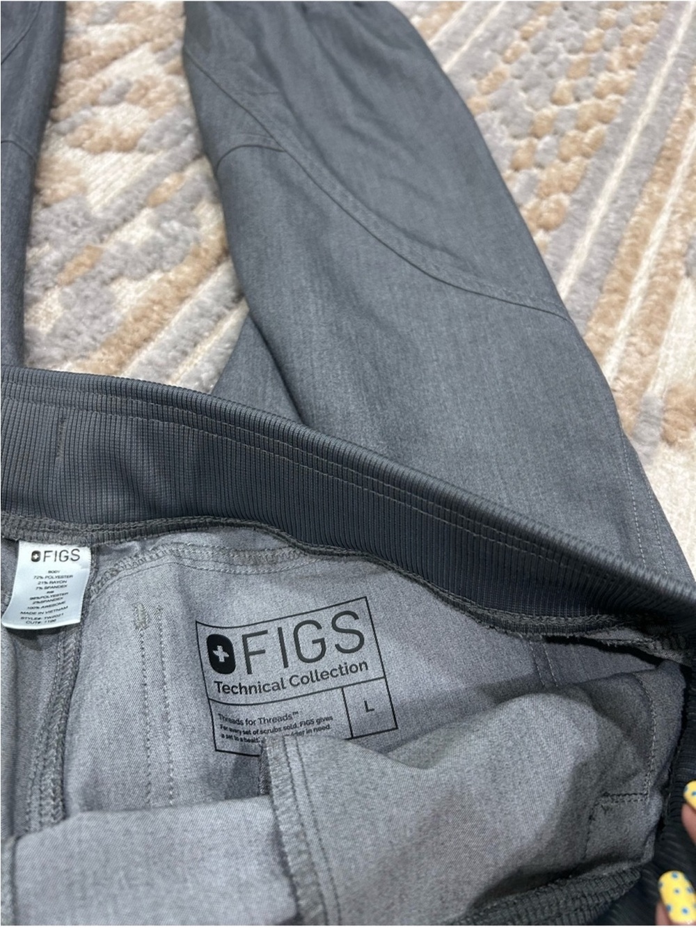 FIGS - Scrub Set - Picture 8 of 9